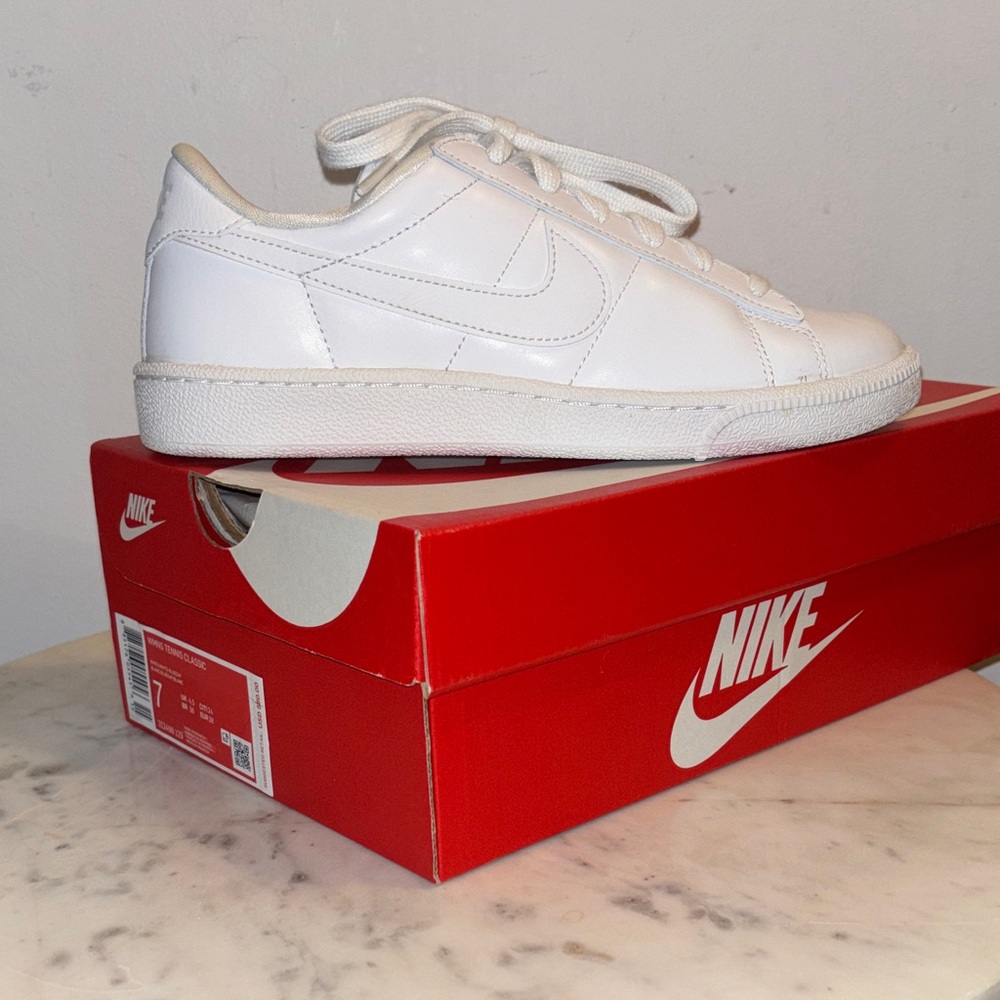Nike Women’s Tennis Classic - White